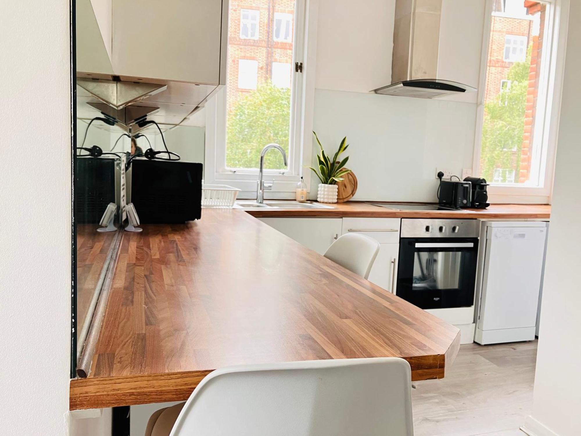 Bright Chiswick Apartment - Great Location London Exterior photo